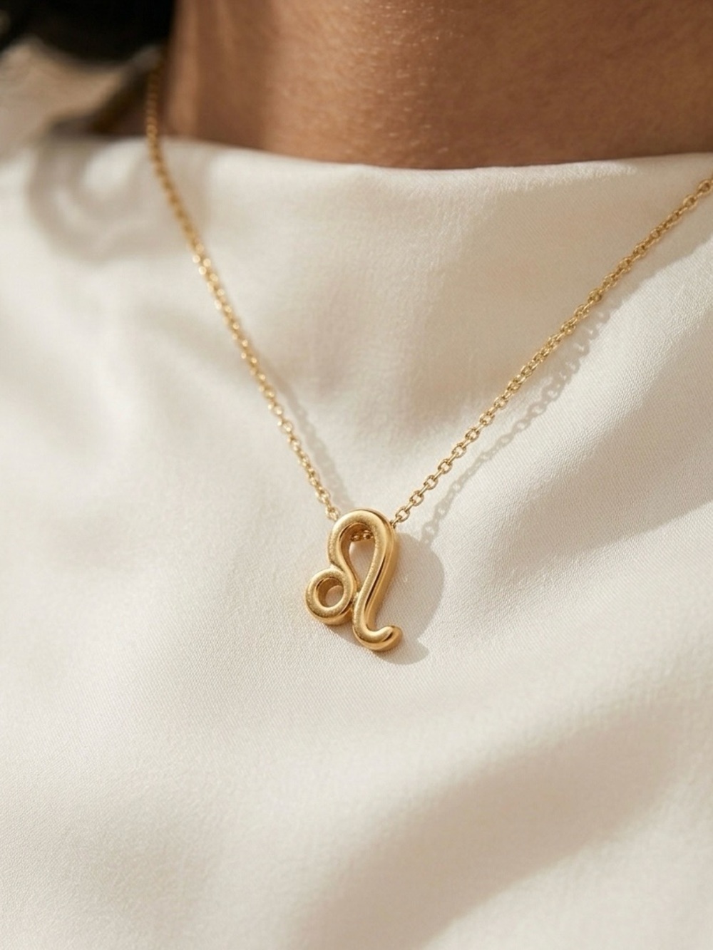 3/$25🎉 Bold Spirit: Leo Zodiac Sign Charm Pendant Necklace in Gold Tone - Picture 1 of 6